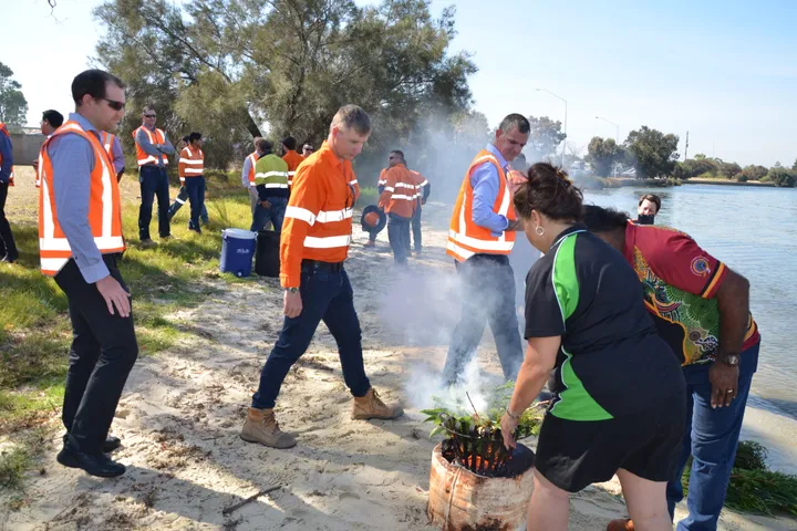 Smoking ceremony blesses the start of the Smart Freeway project