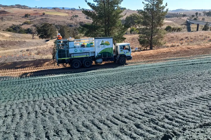 Boosting revegetation on the Molonglo River Bridge project