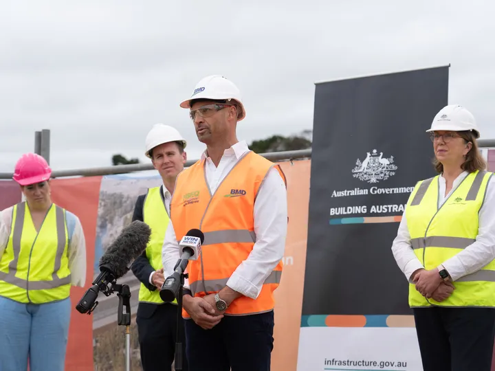 Construction begins on Molonglo River Bridge