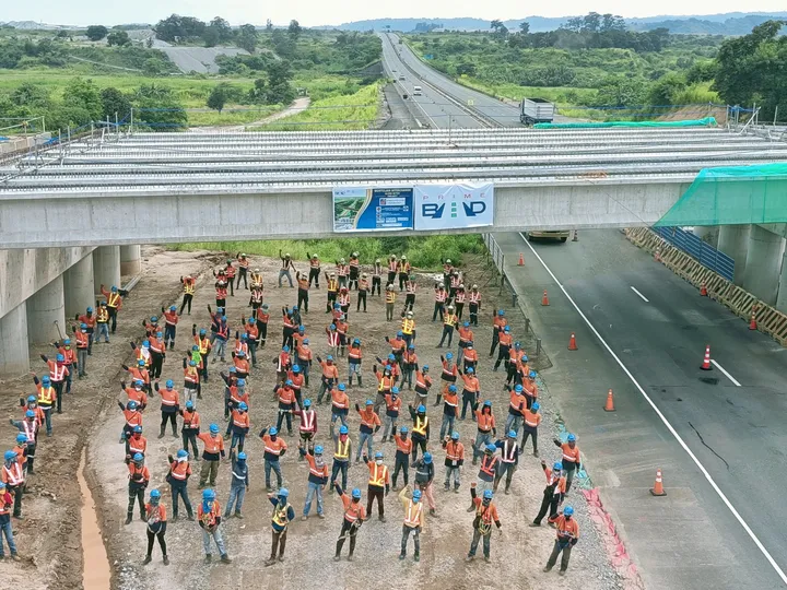 Prime BMD workers at the Montclaire Interchange, Philippines